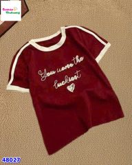 Áo thun đỏ thêu trái tim