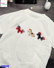Áo trắng thêu 3 con ngựa