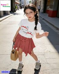 Set áo trắng đính nơ, chân váy caro đỏ