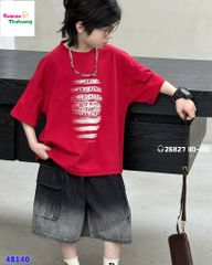 Set áo đỏ sọc trắng, quần jean đen