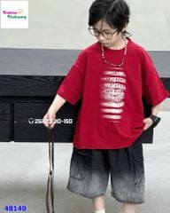 Set áo đỏ sọc trắng, quần jean đen