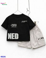 Set áo đen All American, quần kaki kem