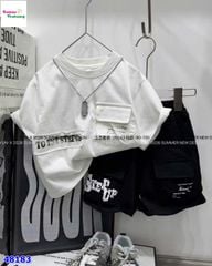 Set áo trắng Streets, quần kaki túi hộp đen