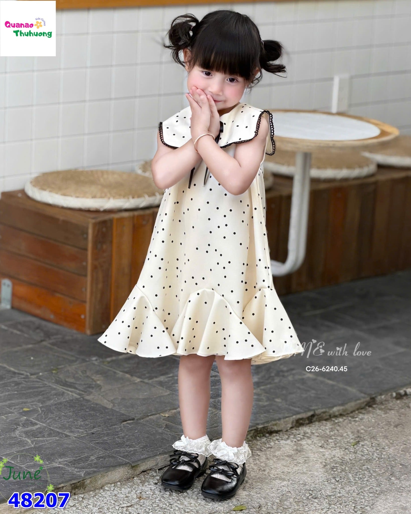 Đầm June kem chấm bi