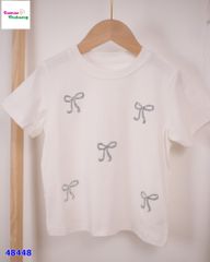 Áo thun trắng nơ