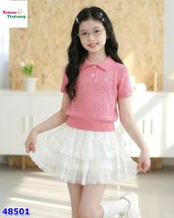 Set áo polo hồng, váy trắng