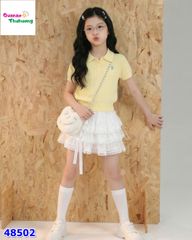 Set áo polo vàng, váy trắng
