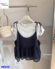 Áo trắng + yếm chấm bi xanh đen