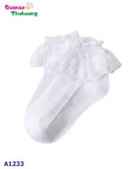 Vớ trắng viền ren
