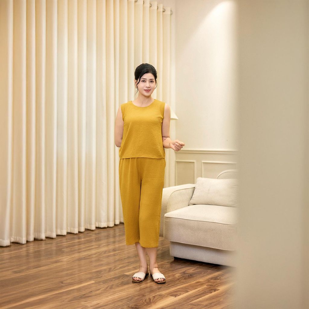 Bộ Đồ Mùa Hè Nữ Áo Sát Nách Quần Lửng Đũi Nhăn Lamode LST030AS0