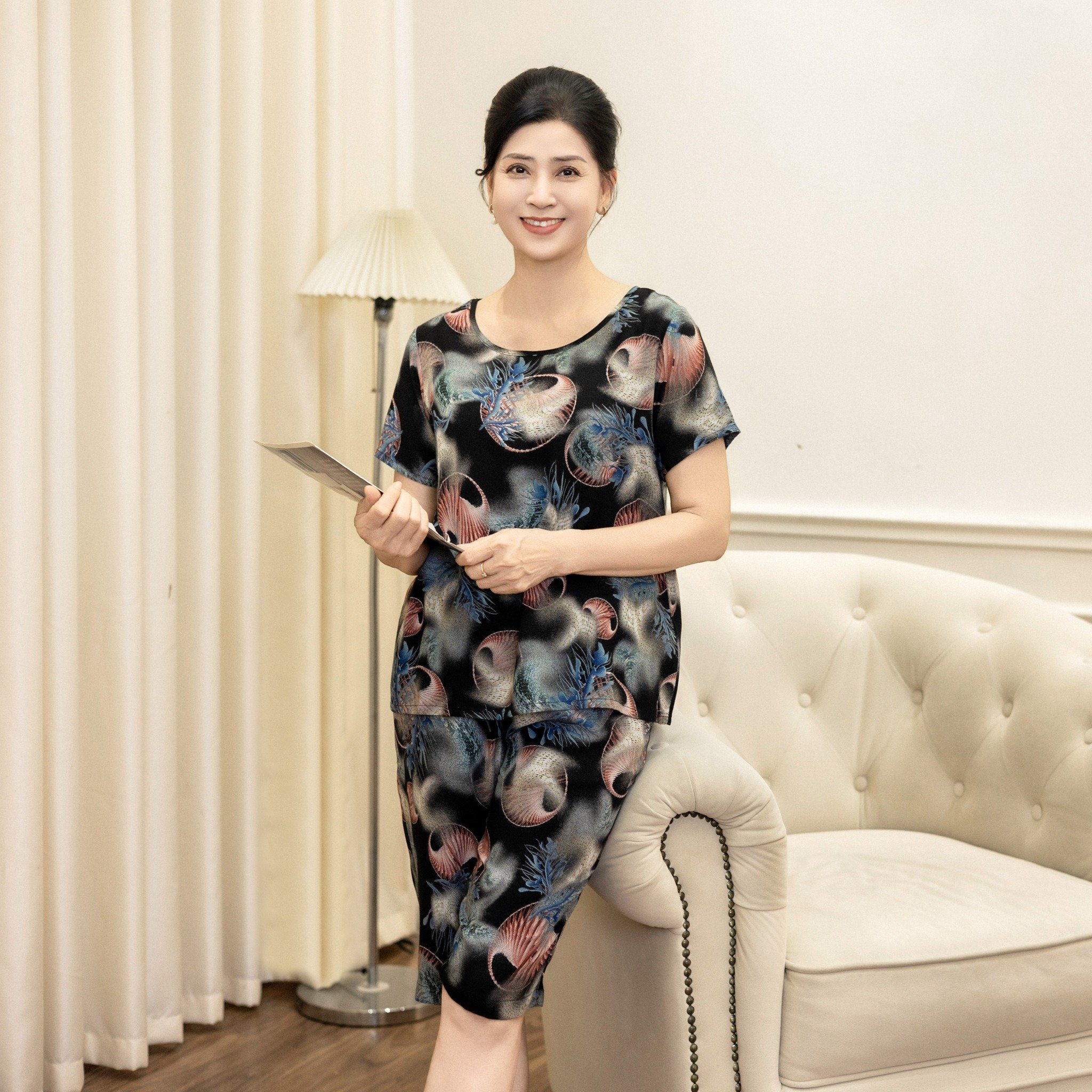 Bộ Đồ Mùa Hè Nữ Áo Tay Cộc Quần Lửng Lamode LST023AS0