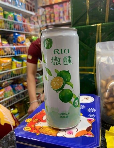 Nước cocktail RIO Light vị trà ô long tắc (330ml)