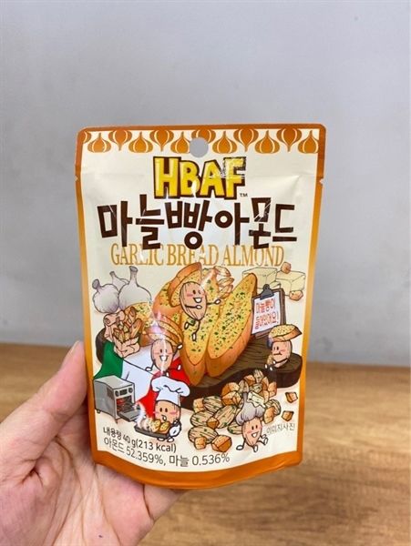 Hạt hạnh nhân và bánh mì bơ tỏi HBAF (40g)