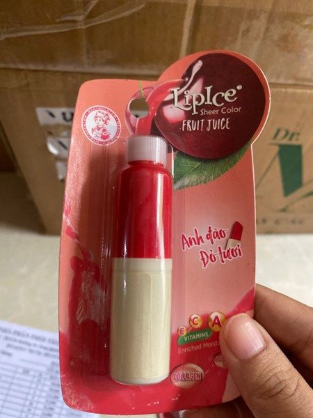 Son dưỡng Lipice anh đào đỏ tươi (4g)