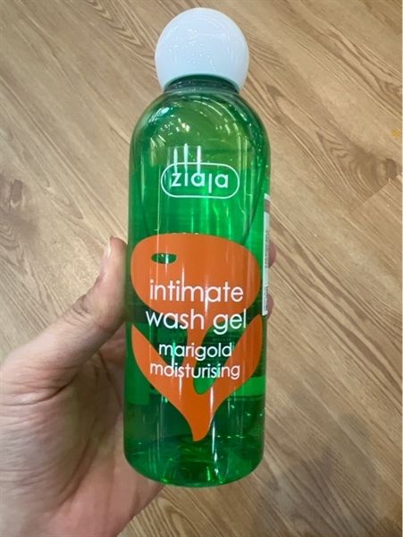 Gel vệ sinh phụ nữ Intimate Ziaja hương cúc vạn thọ 200ml