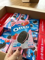 Bánh OREO kẹp kem vị dâu (10c)