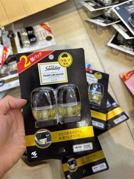 Khử mùi dùng cho ô tô Kobayashi Sawaday Car Clip hương Noir (6ml x 2 chai)