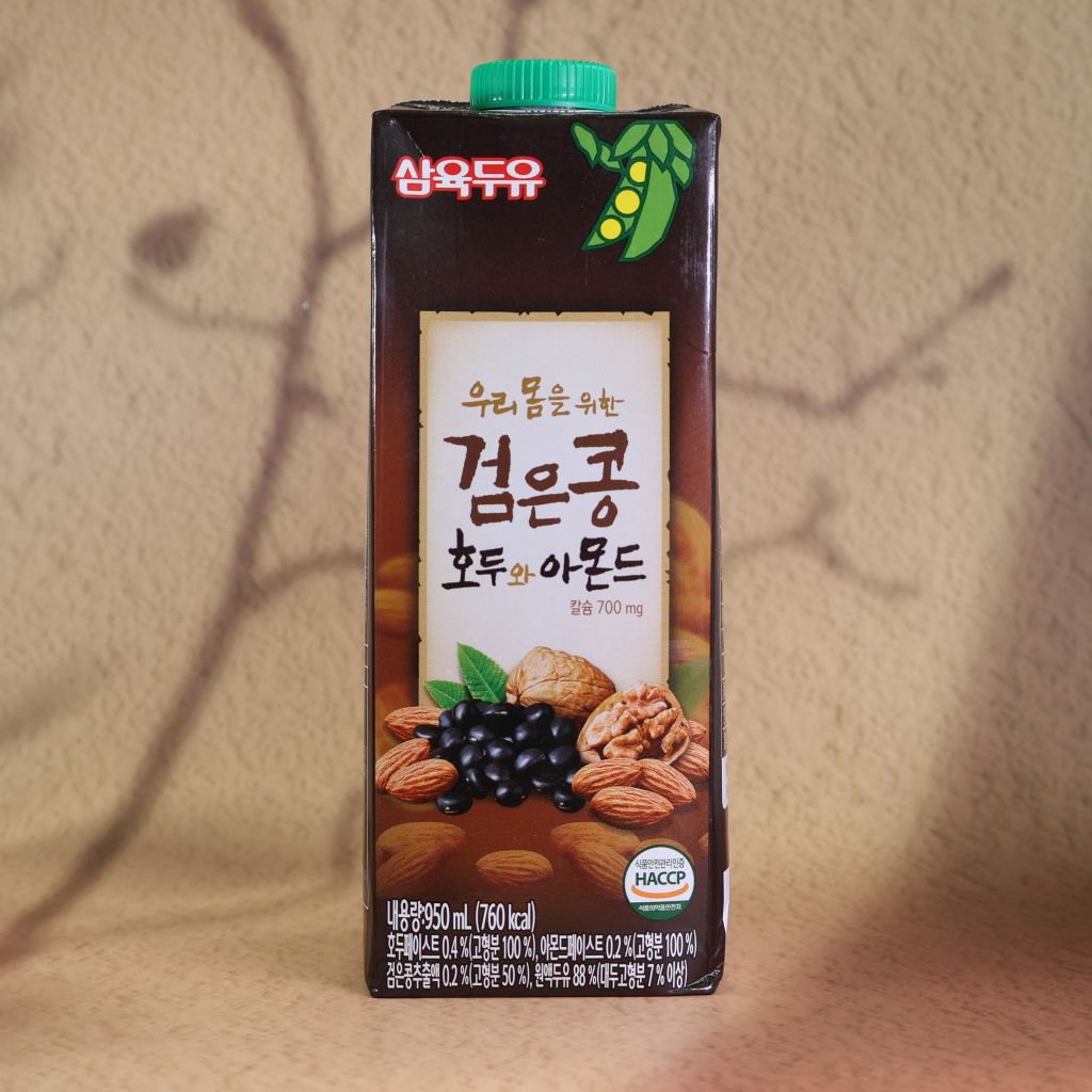 Sữa Óc Chó, Đậu Đen, Hạnh Nhân Hàn Quốc (950ml)