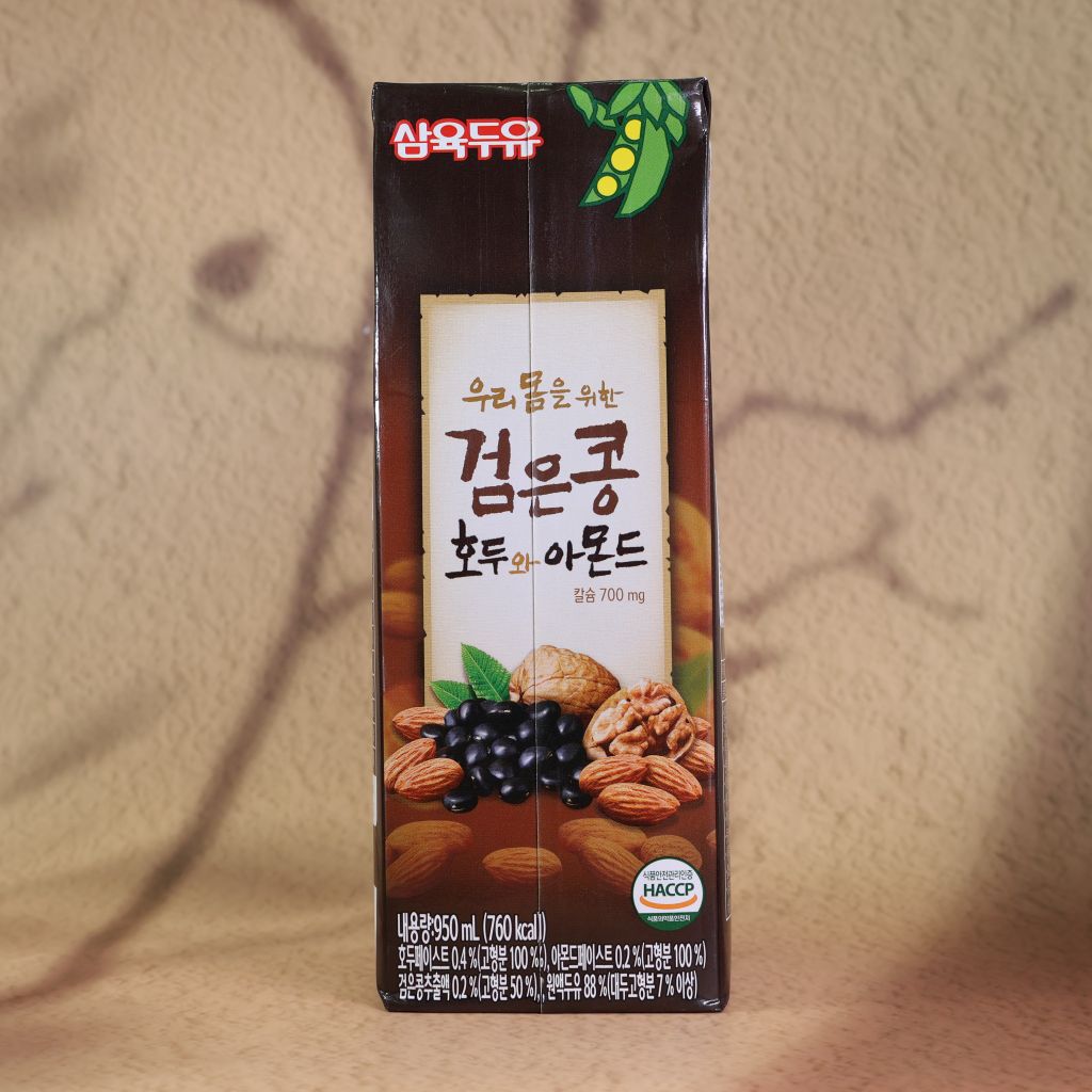 Sữa Óc Chó, Đậu Đen, Hạnh Nhân Hàn Quốc (950ml)