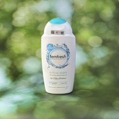 Dung Dịch Vệ Sinh Phụ Nữ Femfresh Kháng Khuẩn (250ml)
