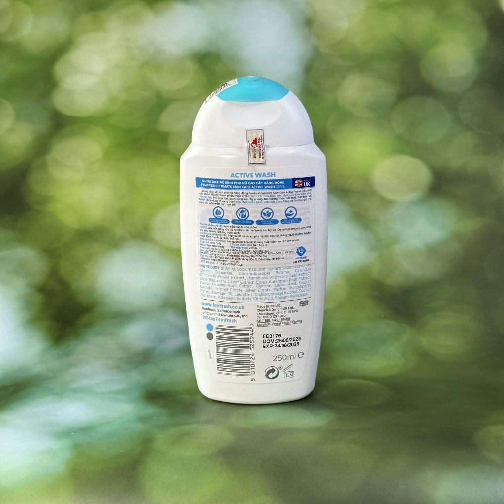 Dung Dịch Vệ Sinh Phụ Nữ Femfresh Kháng Khuẩn (250ml)