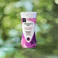 Dung Dịch Vệ Sinh Phụ Nữ Summer's Eve Island Splash (266ml)