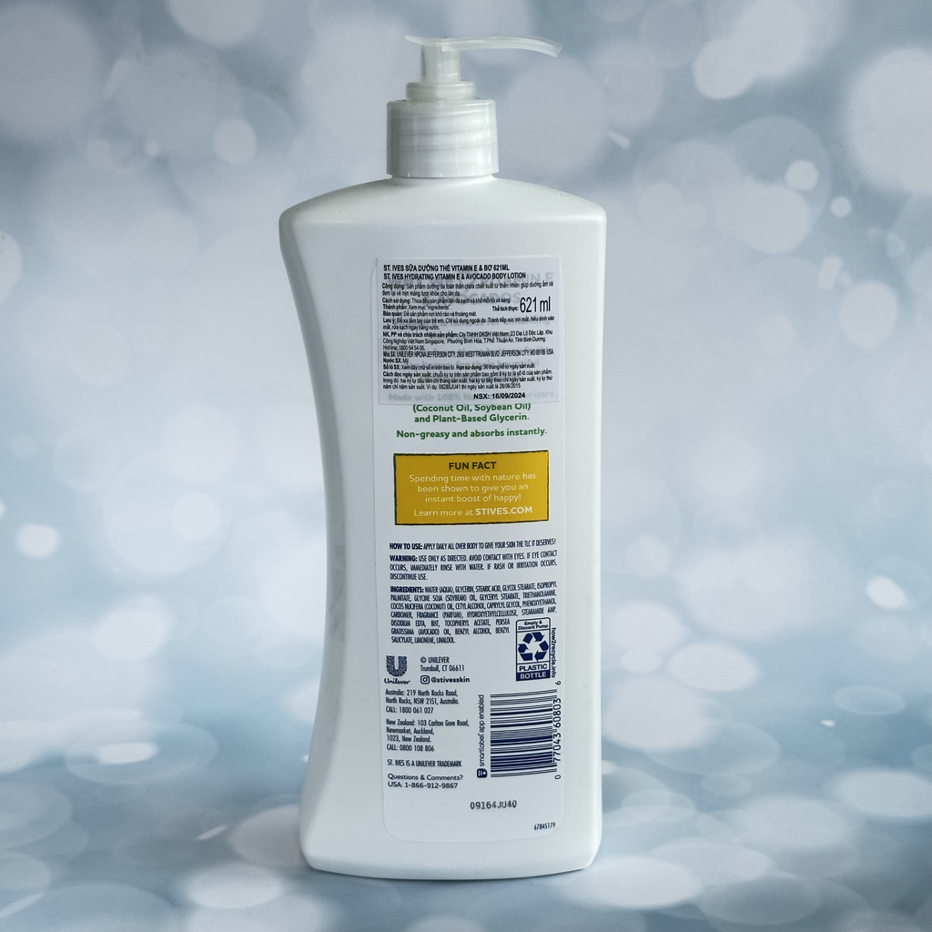 Sữa Dưỡng Thể St.Ives Hydrating Vitamin E & Avocado Body Lotion (621ml)