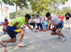 Quần Đùi Quần Short Thể Thao Hiwing Màu Đỏ Môn Đẩy Gậy Loại Tốt - Vải Dày - Căng