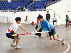 Quần Đùi Quần Short Thể Thao Hiwing Màu Đỏ Môn Đẩy Gậy Loại Tốt - Vải Dày - Căng