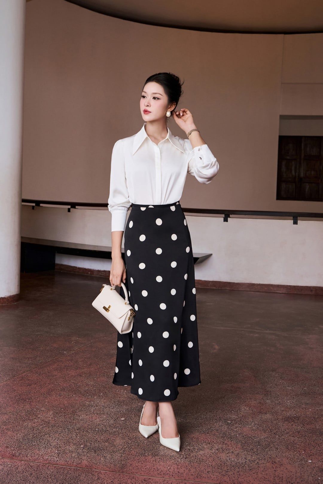  CHÂN VÁY LỤA A ĐUÔI CÁ CHẤM BI 
