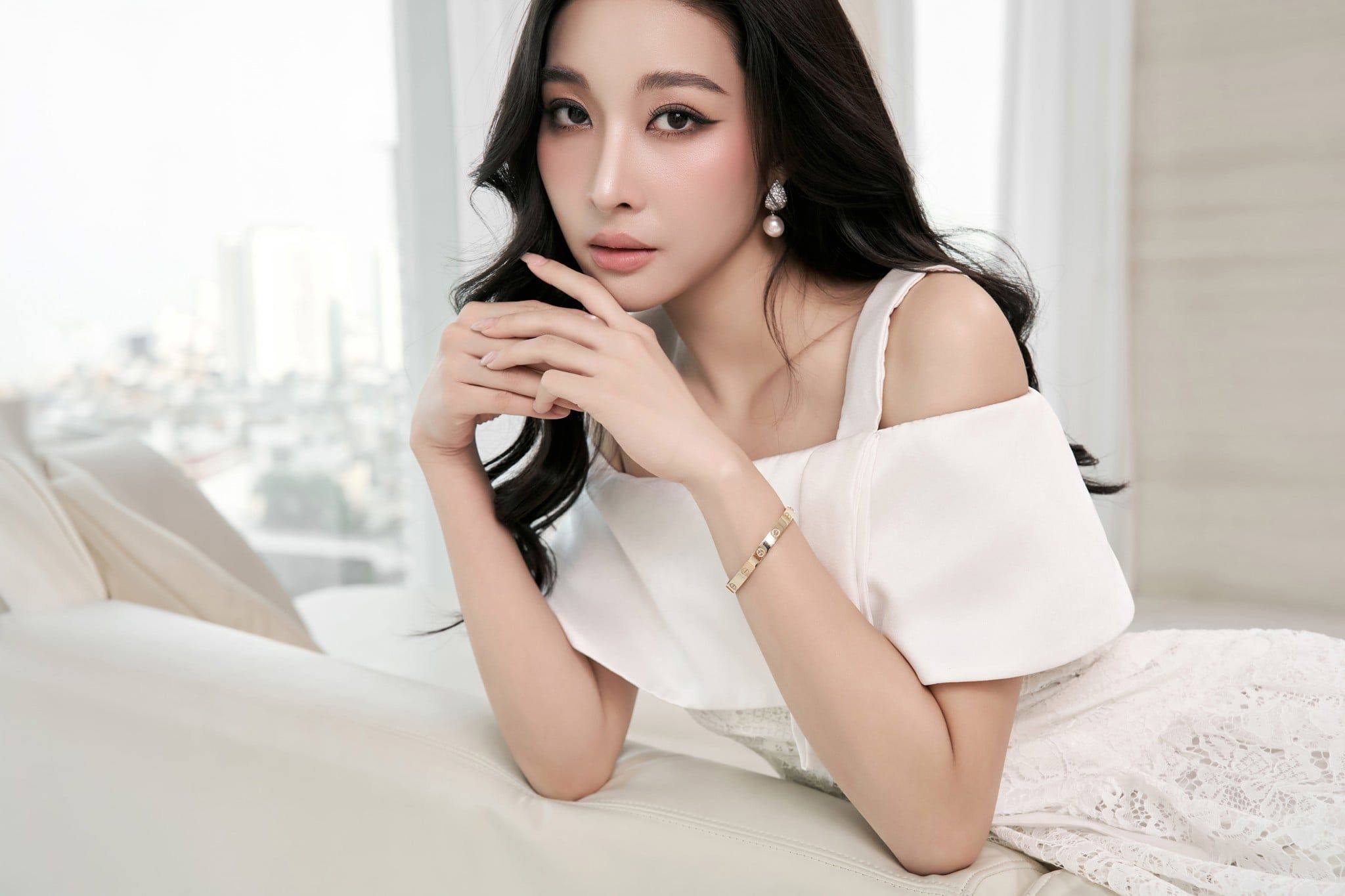  ĐẦM REN TRẮNG TRỄ VAI 