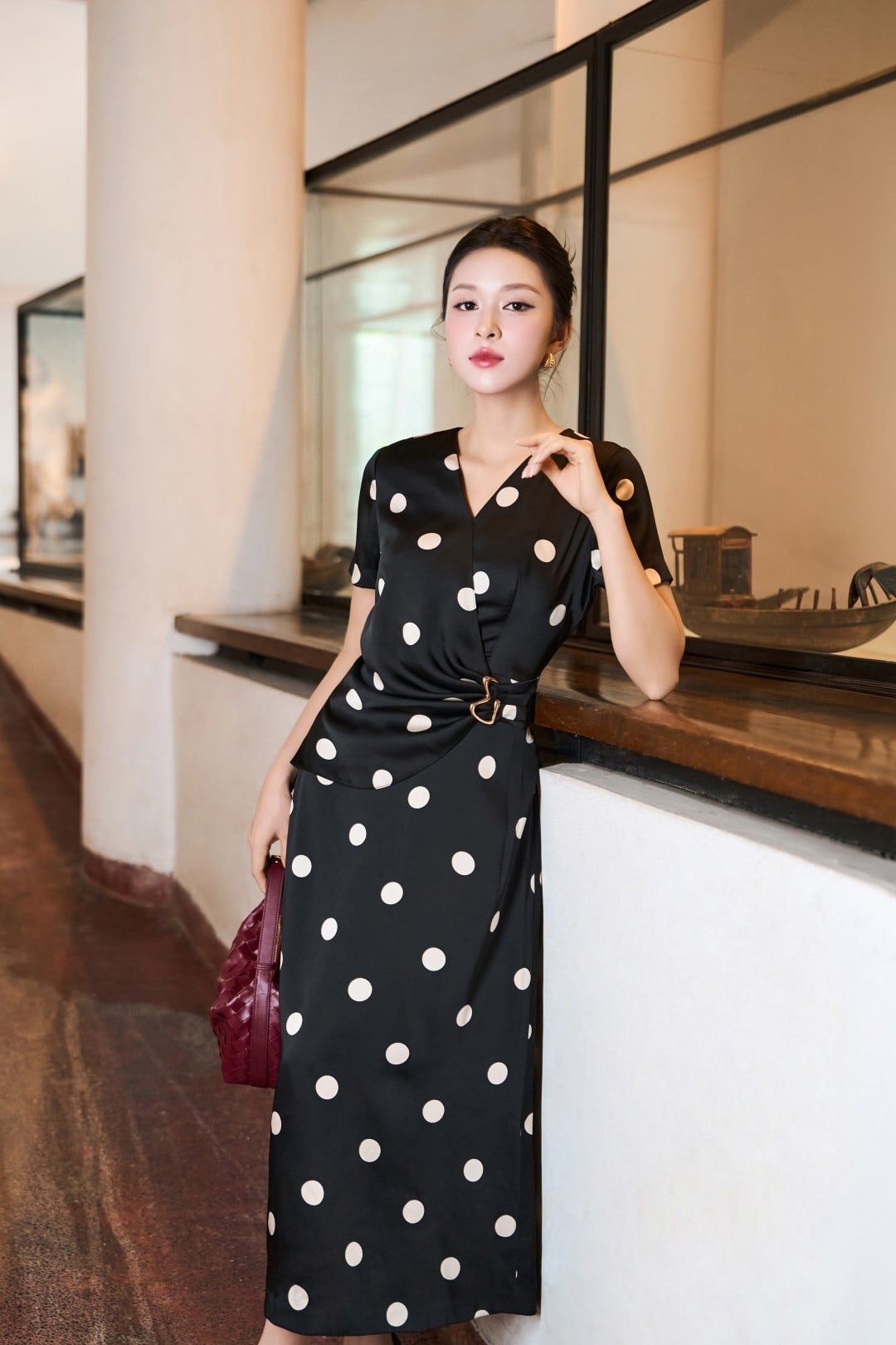  ĐẦM CỔ V ĐAI EO CHẤM BI 