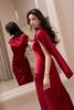  ĐẦM LỤA SATIN ĐỎ DÁNG DÀI XẾP LY EO 