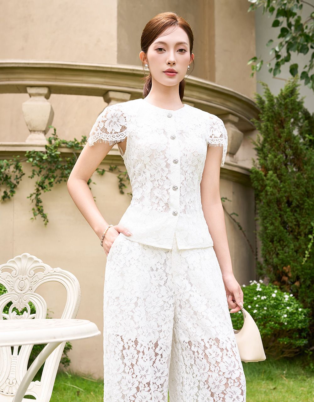  ÁO REN HOA TRẮNG CỔ CAPE 