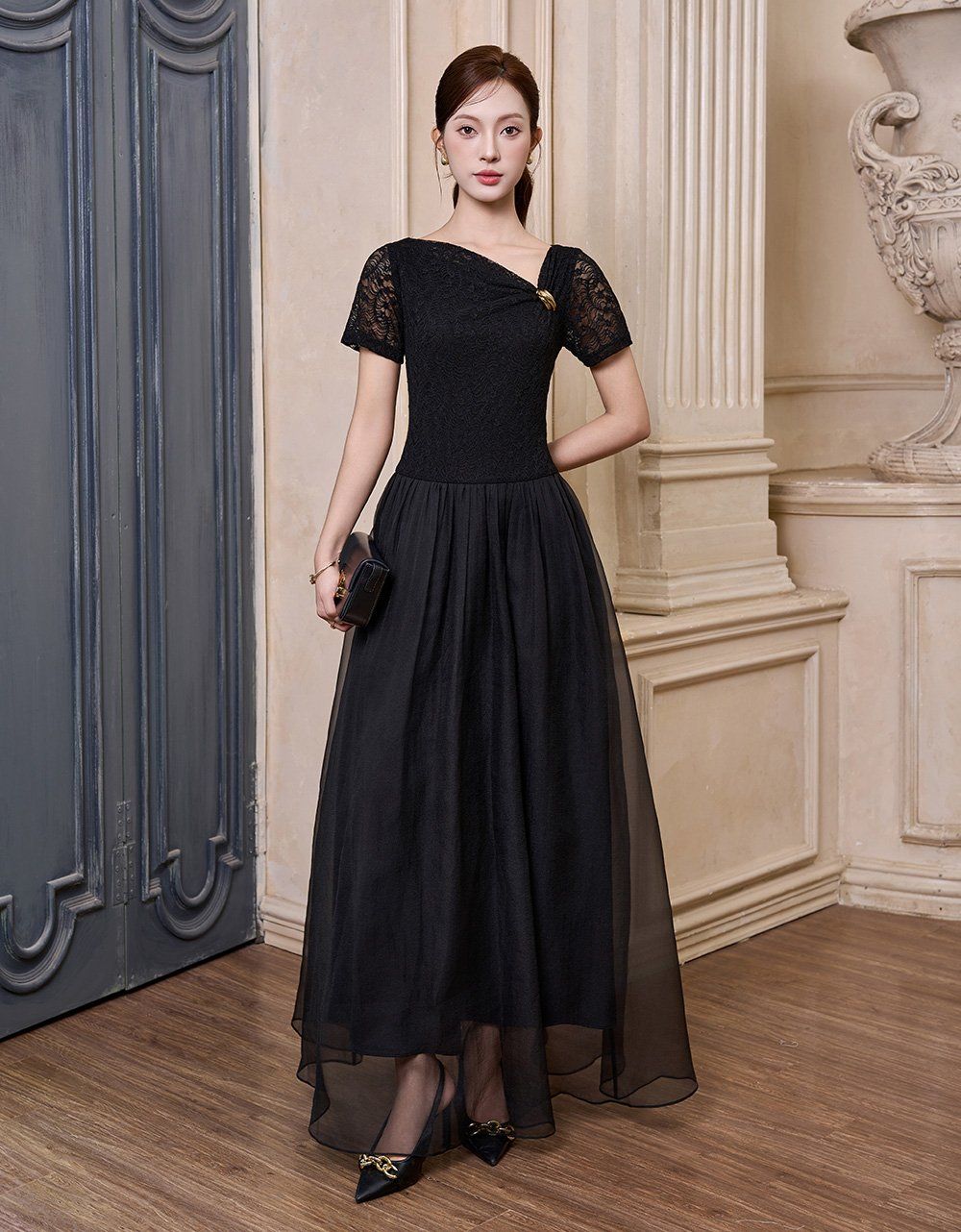  ĐẦM REN ĐEN CHÂN TƠ XẾP NHÚN CỔ 