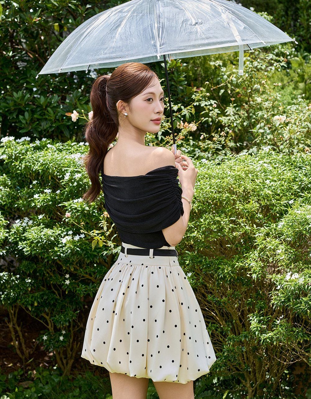  ÁO PHÔNG ĐEN LỆCH VAI HOA BÈO 