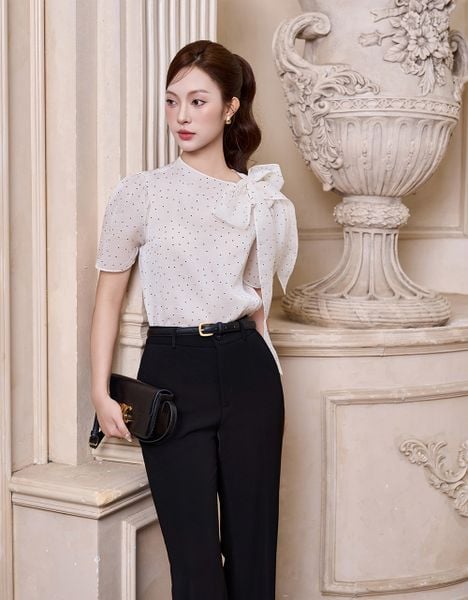  ÁO TƠ KEM CHẤM BI NƠ CỔ LỆCH 