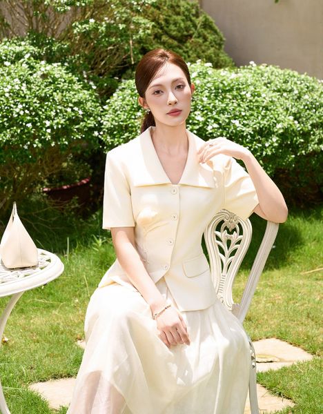  ÁO VEST KEM ĐÍNH HOA TULIP 