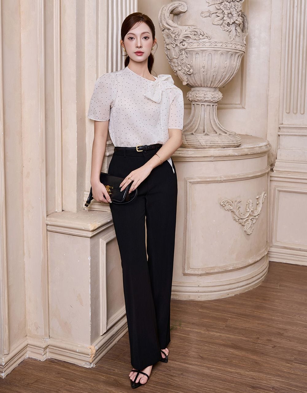  ÁO TƠ KEM CHẤM BI NƠ CỔ LỆCH 