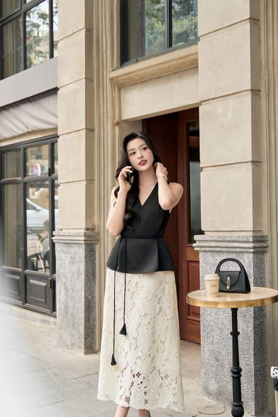  CHÂN VÁY REN HỌA TIẾT HOA NỔI PHỐI CẠP 