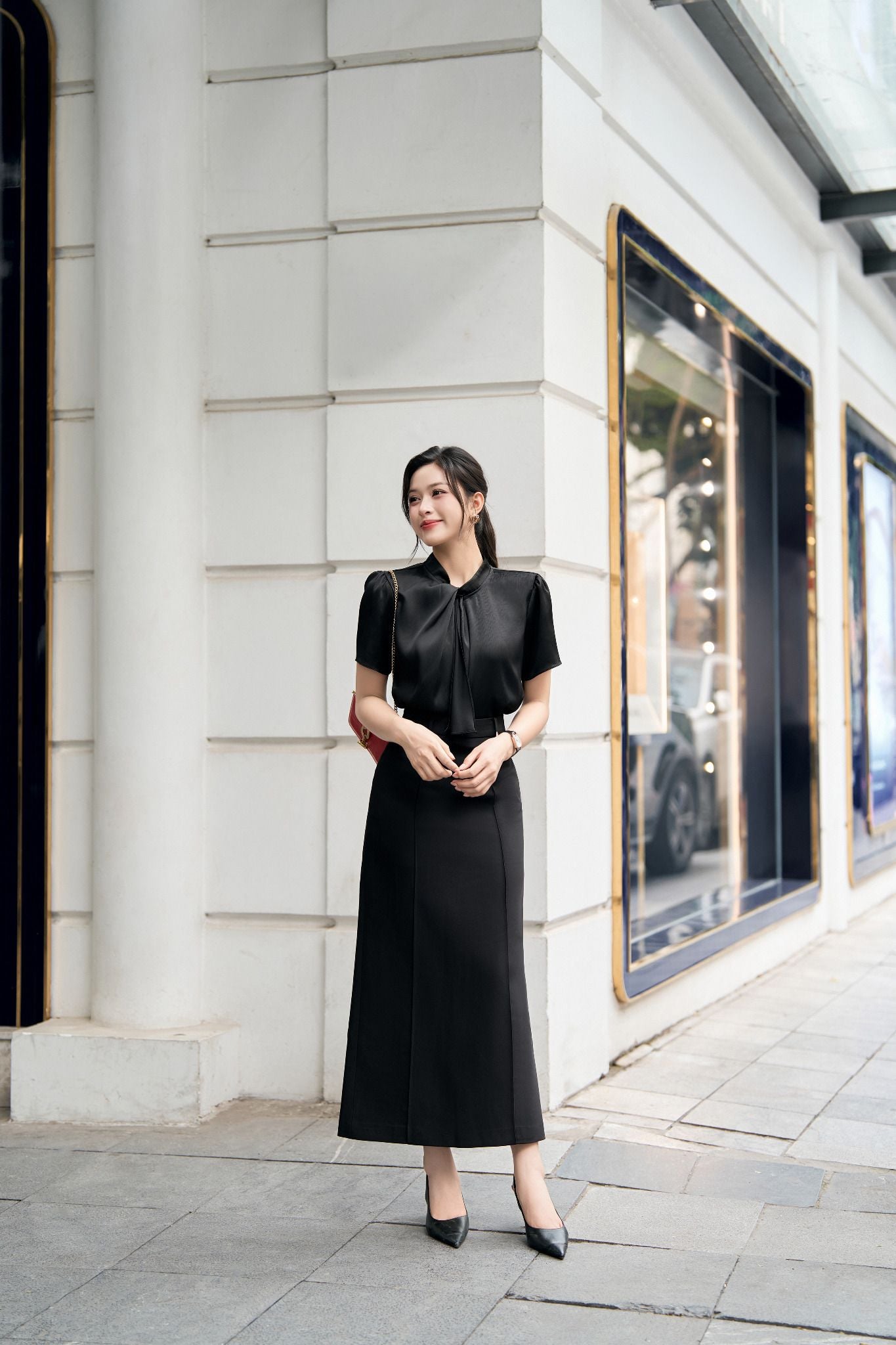  JUPE BÚT CHÌ ĐEN XẺ SAU 