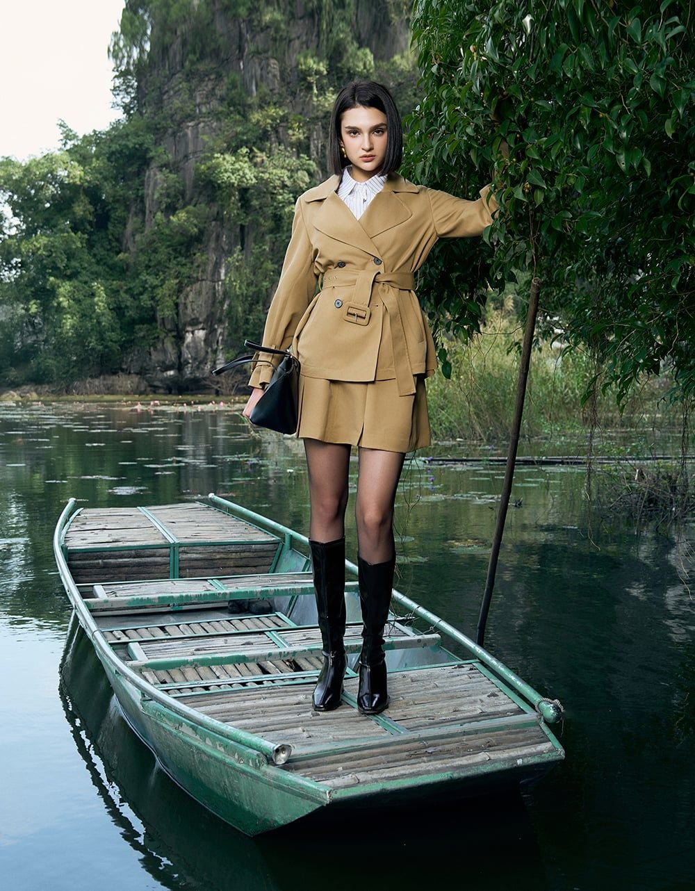  ÁO KHOÁC KAKI BE NÂU CỔ VEST 