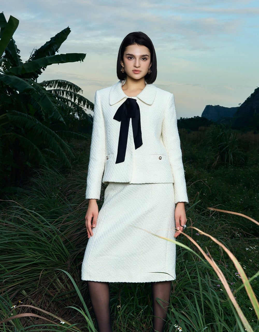  JUPE DẠ TWEED SỢI NỔI TRẮNG 