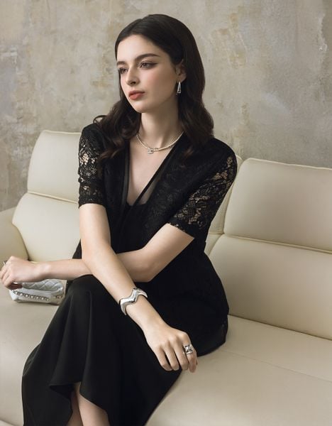  ÁO KHOÁC TƠ PHỦ REN HOA ĐEN 