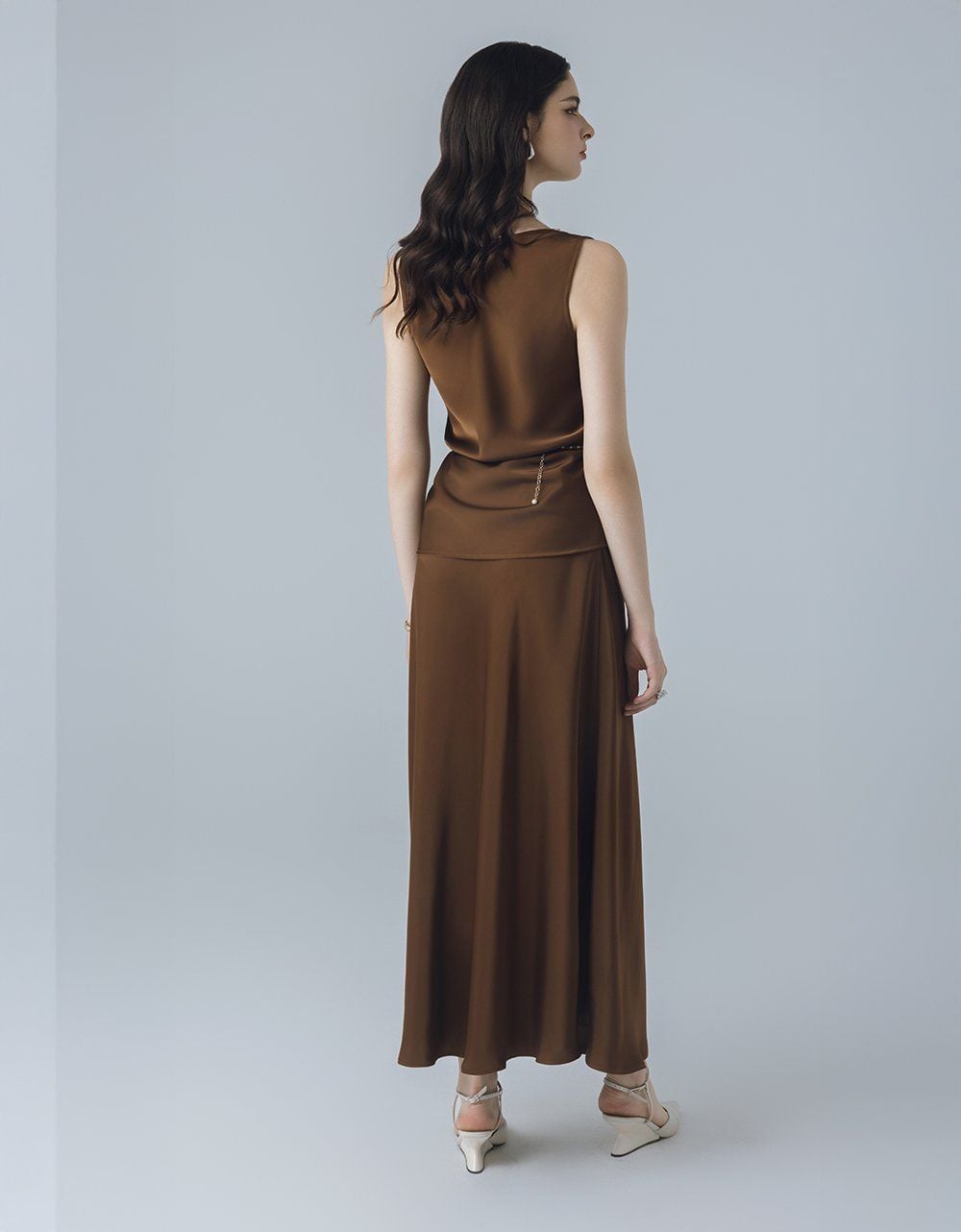  CHÂN VÁY XOÈ DÀI LỤA NÂU 