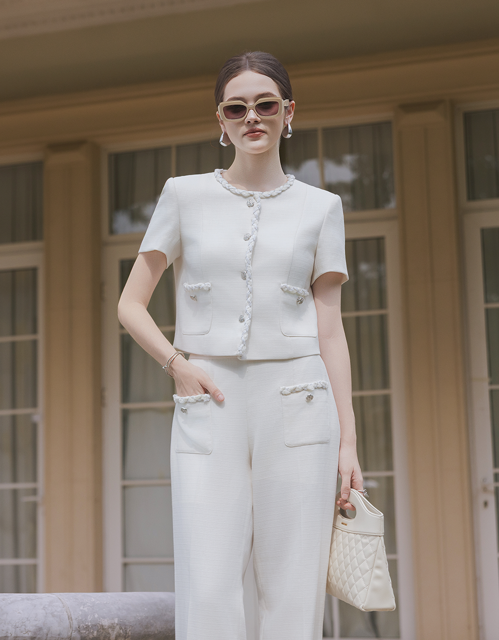  VEST SỢI TWEED TRẮNG KEM VIỀN DÂY PHỤ KIỆN 