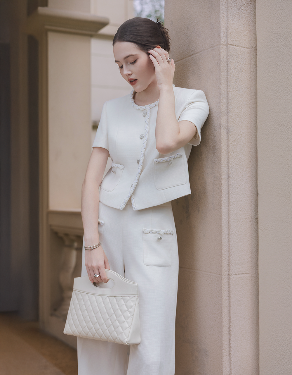  VEST SỢI TWEED TRẮNG KEM VIỀN DÂY PHỤ KIỆN 