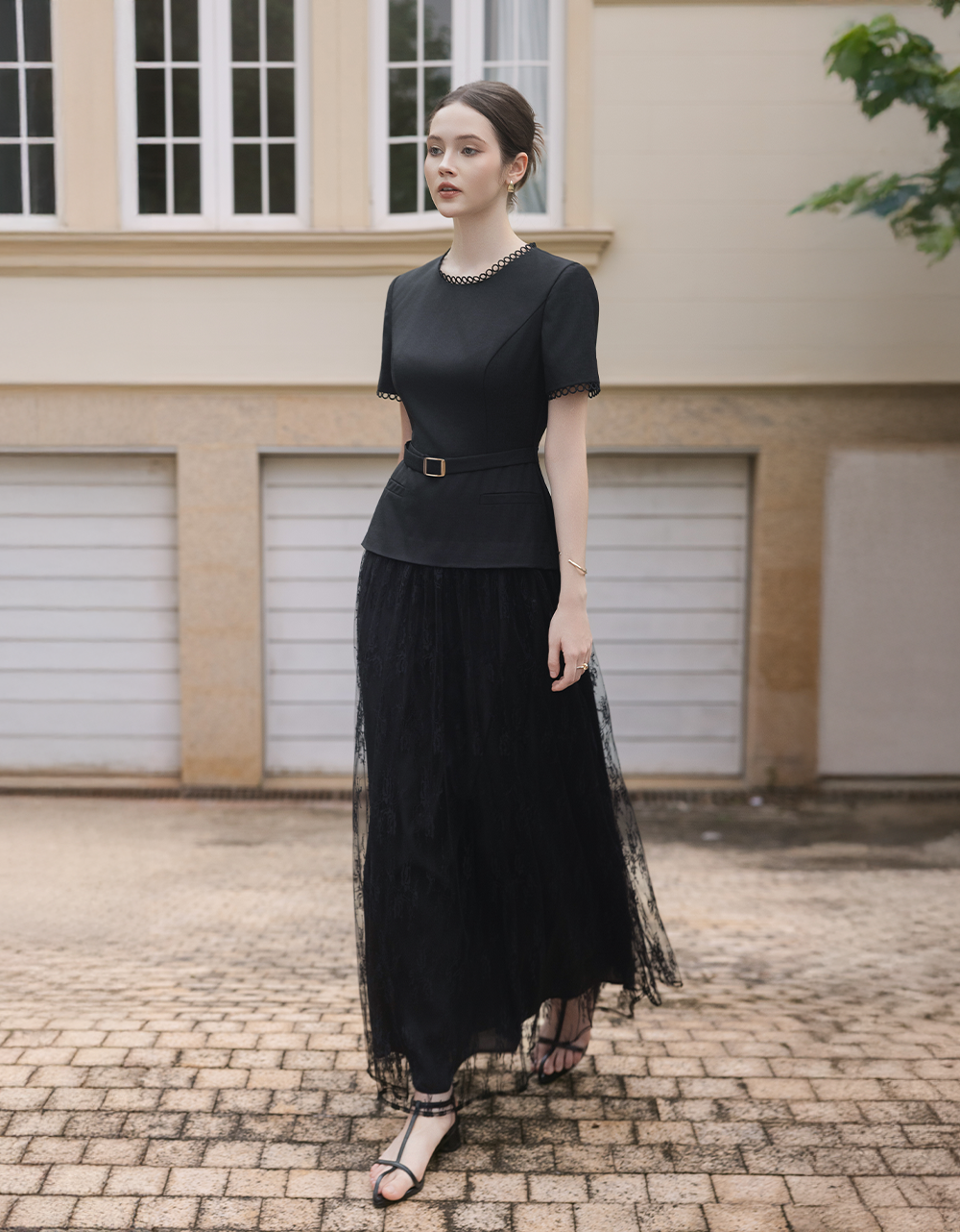  ĐẦM ĐEN CHÂN REN VIỀN DÂY PHỤ KIỆN 