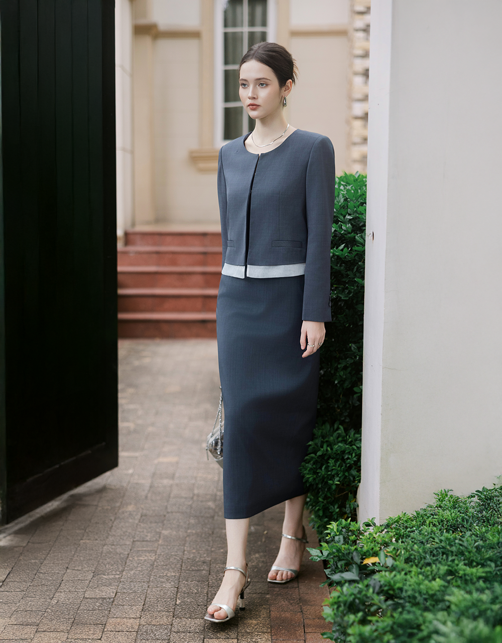  VEST GHI GẤU TƠ CỔ TRẮNG RỜI 