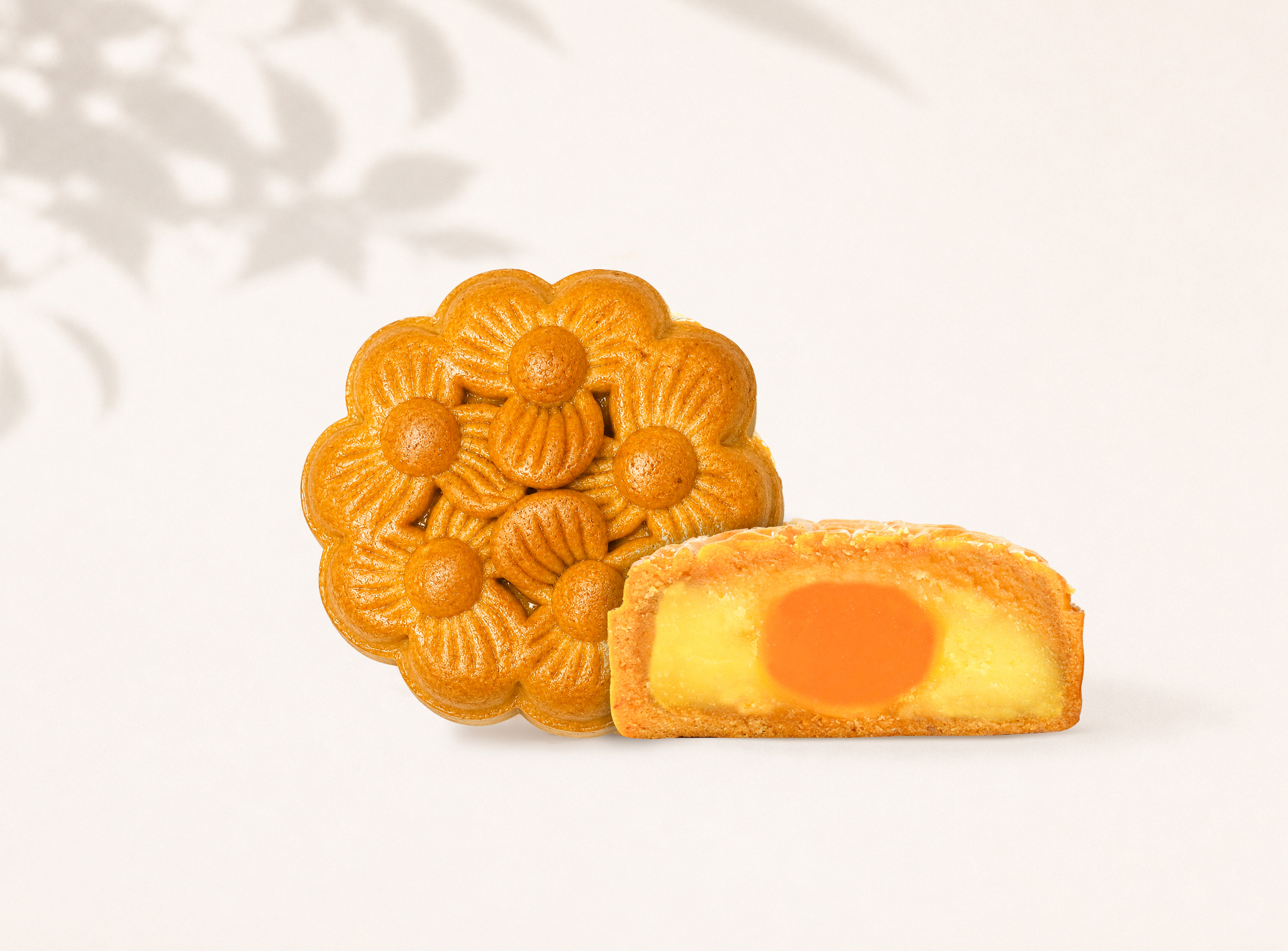 Mung Bean Lotus Mooncake/ Bánh Trung Thu Đậu Xanh Hạt Sen